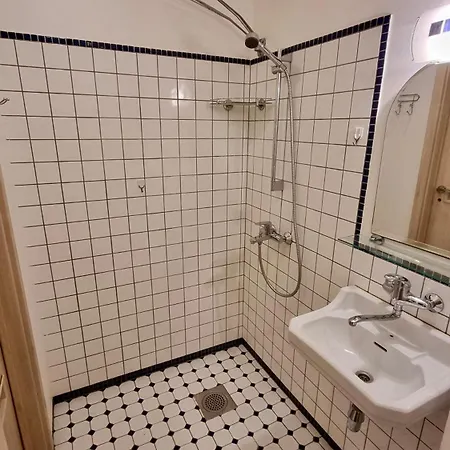 Sweet Retrohome In Center Apartment Parnu